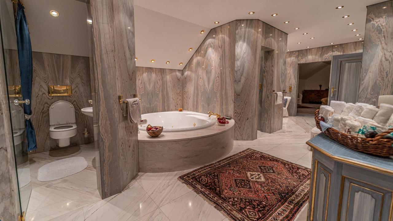 Villa Bostele With Five Bedrooms, Indoor Pool And Two Saunas *