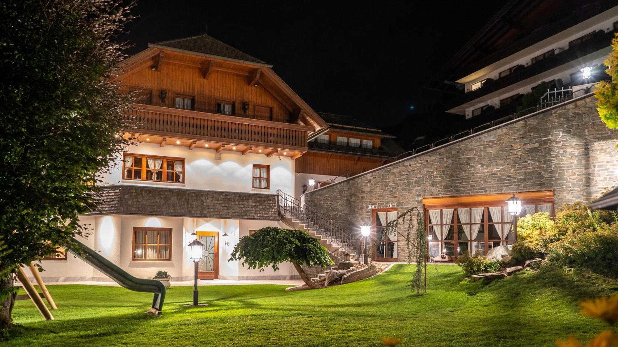 Bostele With Five Bedrooms, Indoor Pool And Two Saunas Bad Kleinkirchheim