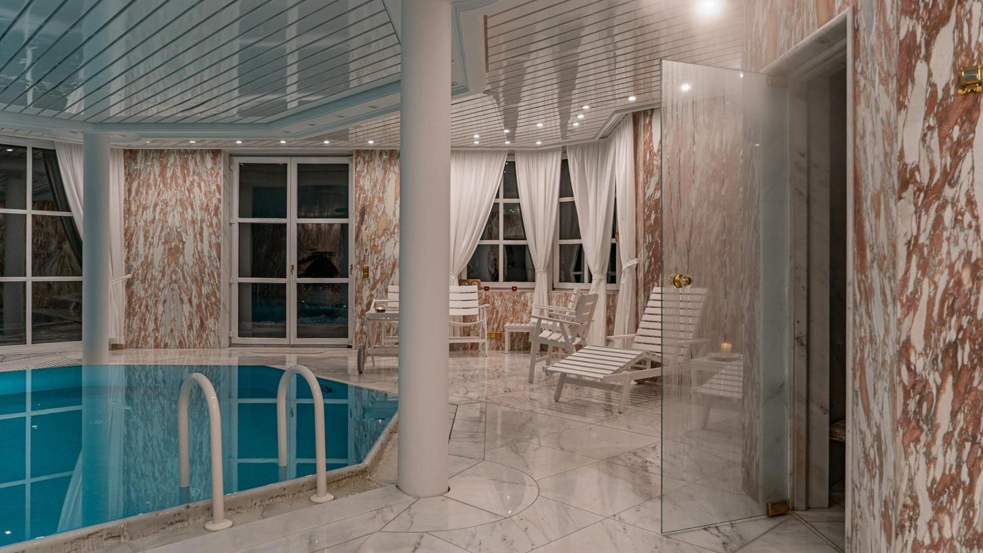 Bostele With Five Bedrooms, Indoor Pool And Two Saunas Bad Kleinkirchheim