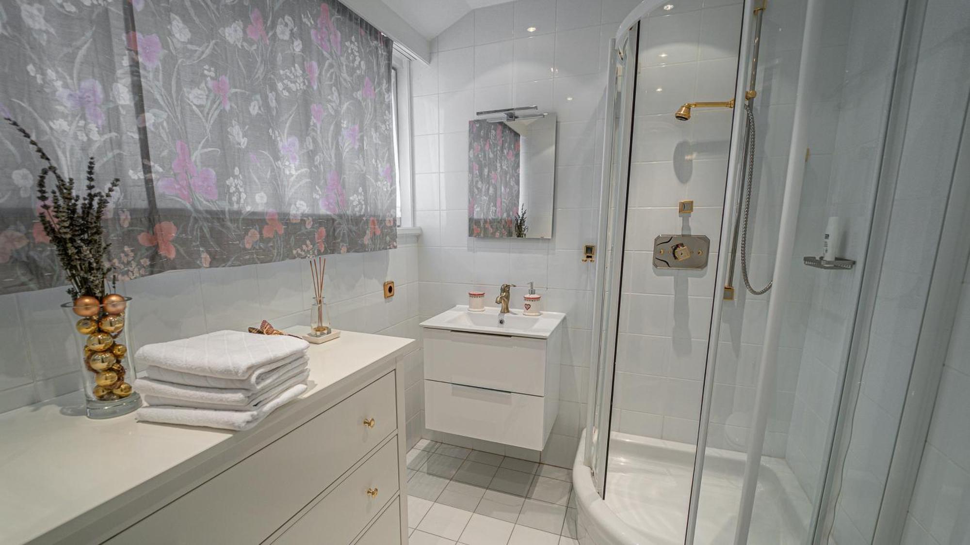 Bostele With Five Bedrooms, Indoor Pool And Two Saunas Villa